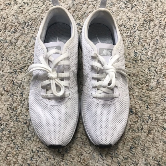 White Nike’s - Picture 2 of 5